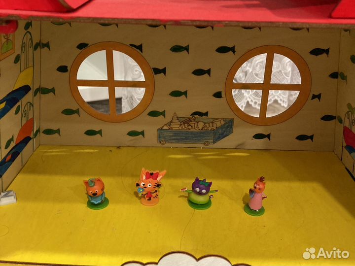 Дом три кота