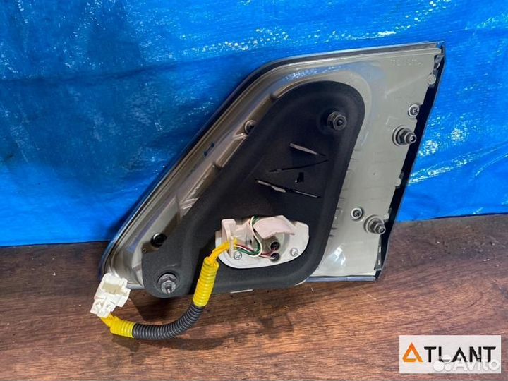 Стоп-вставка задняя левая toyota crown