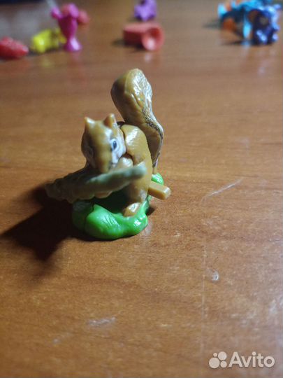 Игрушки из киндера