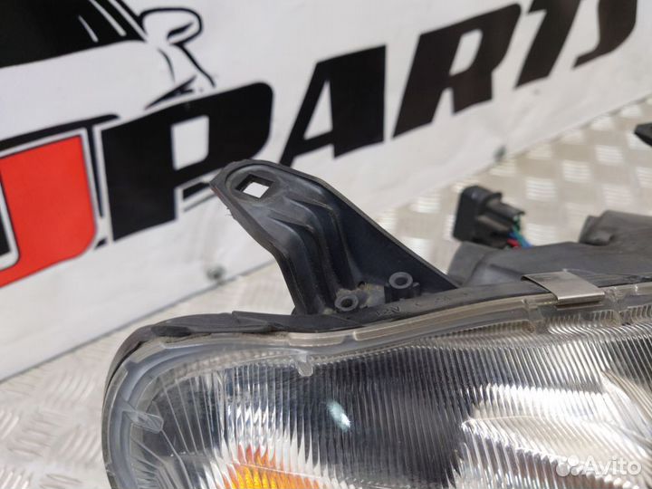 Фара правая Mitsubishi Lancer X (2007—2010)