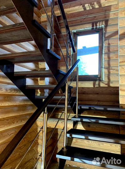 Лестница для коттеджа на заказ