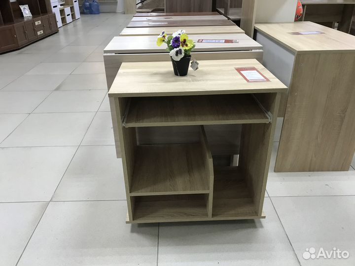 Стол компьютерный