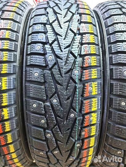 Nokian Tyres Hakkapeliitta 7 215/55 R17 86T