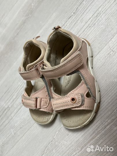Сандалии для девочки
