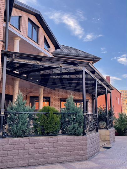 Дом 810 м² на участке 6 сот.