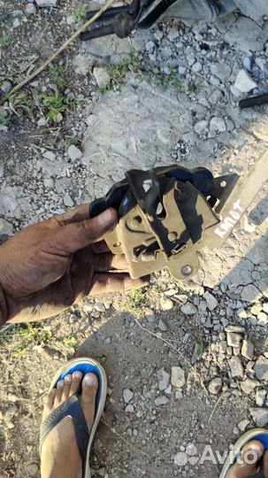 Замок капота lancer 9