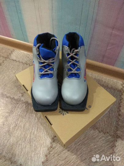 Ботинки лыжные