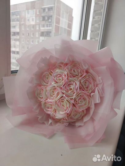 Букет из атласных роз