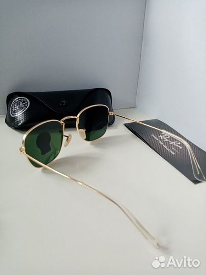 Солнцезащитные очки Ray-Ban зелёные стекло