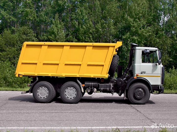 Водитель самосвала