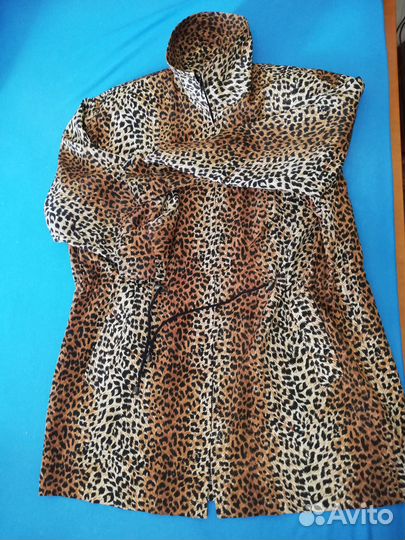 Ветровка женская