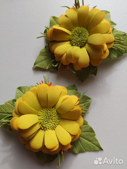 Заколка для волос из фоамирана ручной работы