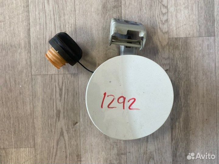 Лючок топливного бака Suzuki Grand Vitara JT J24B