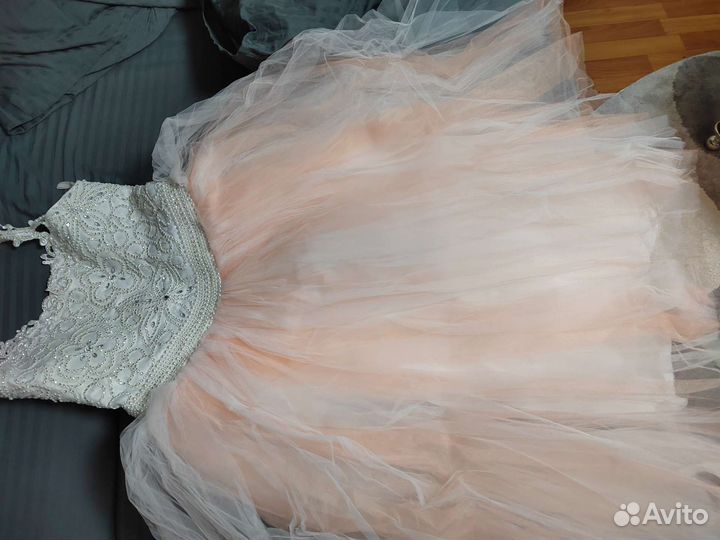 Платье для девочки праздничное