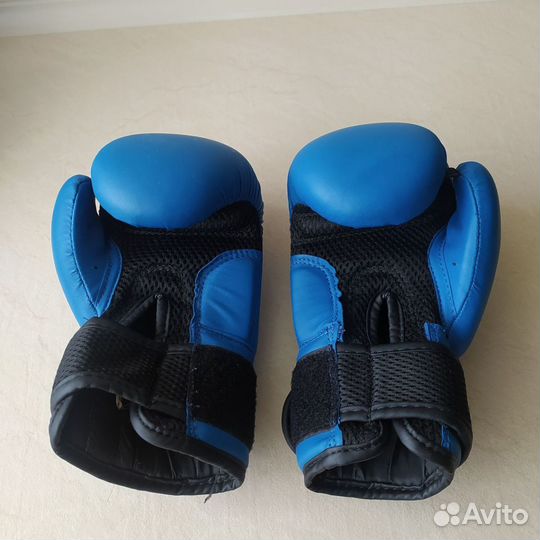 Боксерский шлем и перчатки Demix размер 4oz