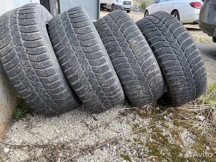 Bridgestone Ice Cruiser 5000 215/60 R16 95T