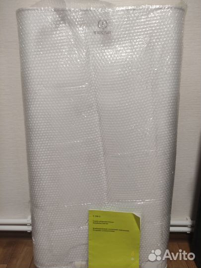 Продам новую дверь на холодильник indesit c 240g
