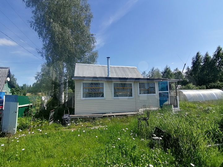Дом 25 м² на участке 6 сот.
