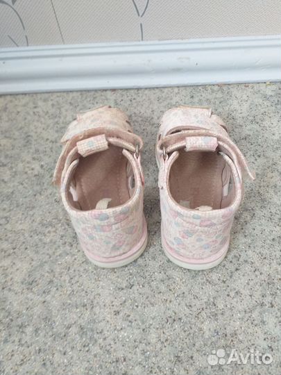 Сандалии для девочки