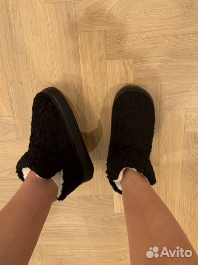 Женские черные плюшевые ботинки на толстой подошве