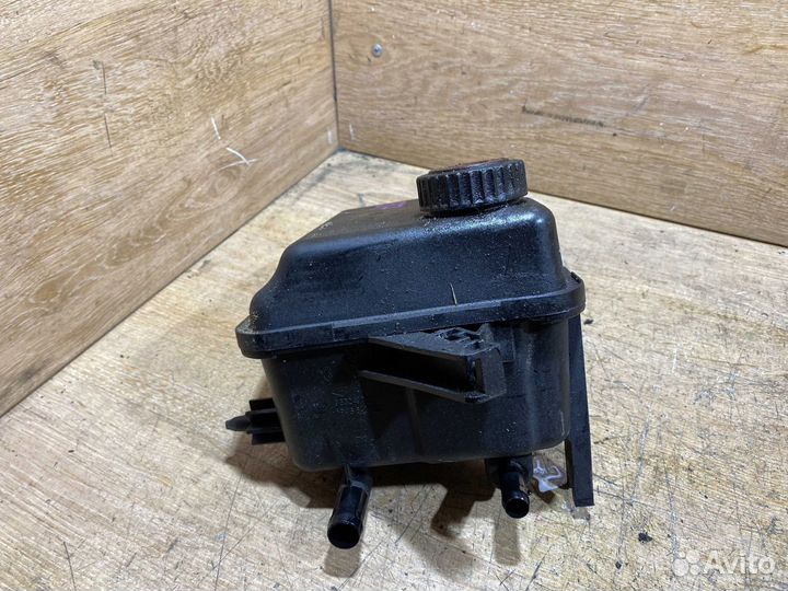 Бачок гидроусилителя Peugeot 607 B104