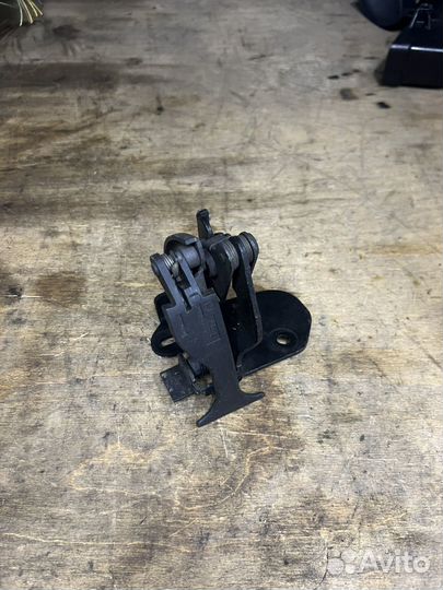 Замок капота Mercedes Benz W203