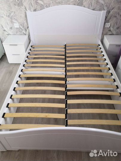 Кровать двуспальная