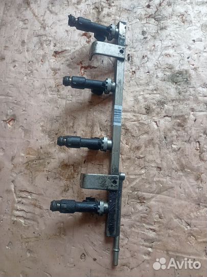 Топливная рампа с форсунками Lifan X60