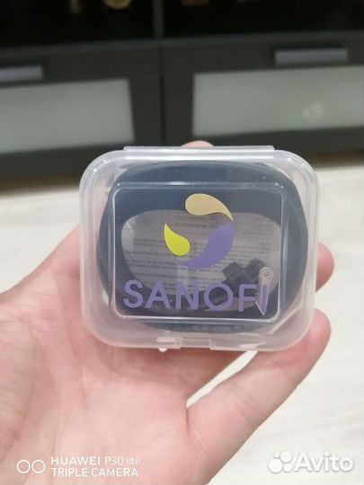 Фитнес браслет Sanofi