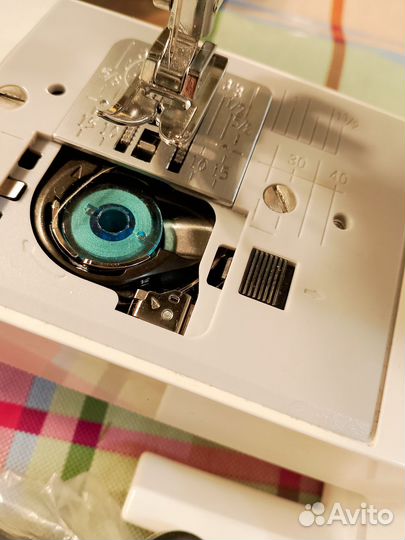 Швейная ручным, так и с педалью управлением 18000