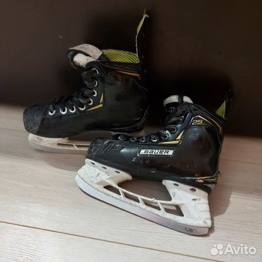 Коньки хоккейные Bauer Supreme 2S Y13.5