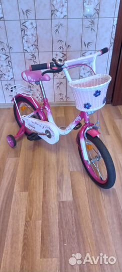 Детский велосипед четырехколесный 16