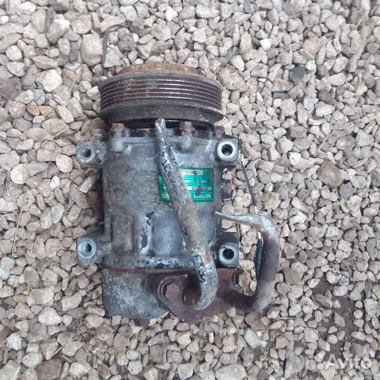 Компрессор кондиционера Renault Laguna 1