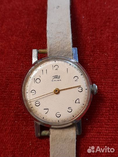 Часы наручные женские СССР