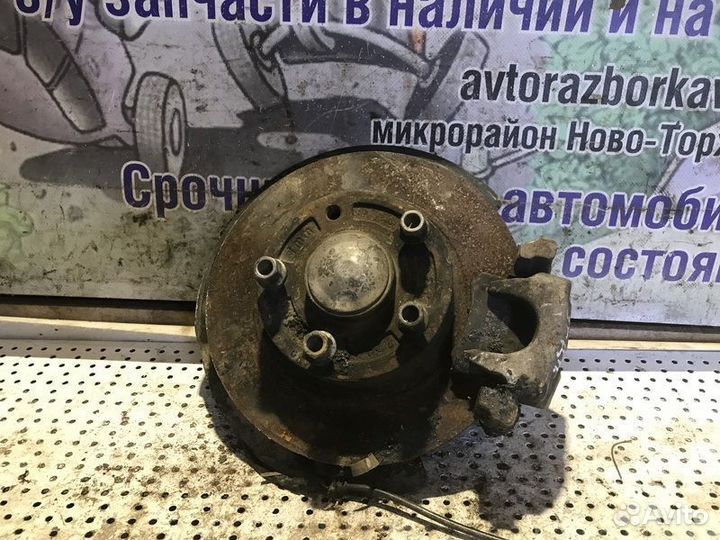 Кулак задний правый Renault Megane