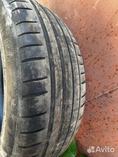 Michelin Pilot Sport 4 215/55 R17 98Y