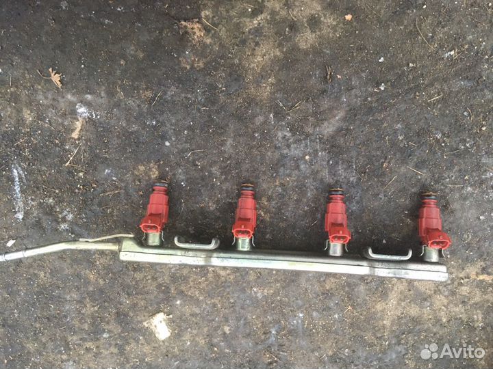 Топливная рампа Nissan Almera N16