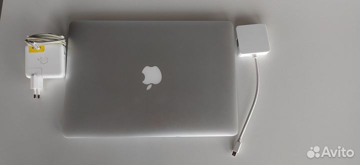 Apple Macbook Air 2017 i-5 5350U