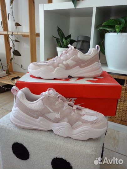 Кроссовки nike Tech Hera