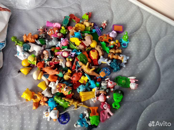Игрушки киндер сюрприз (читайте описание)