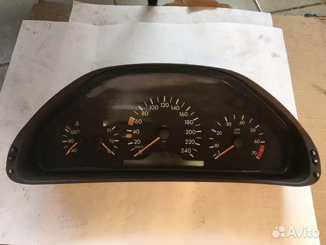 Щиток приборов Mercedes W208