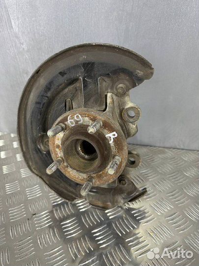 Кулак передний правый Ford Focus 3