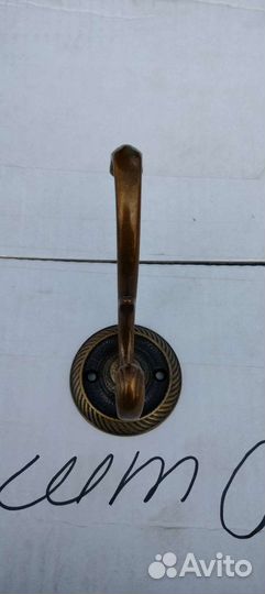 Крючок мебельный