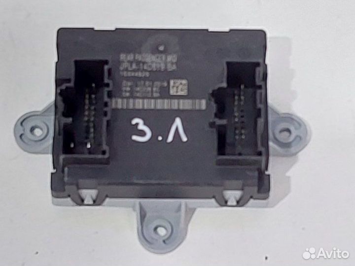 Блок управления дверьми задний левый Land Rover