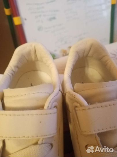 Кроссовки для девочки