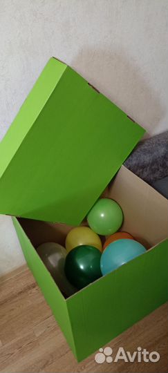 Большая подарочная коробка