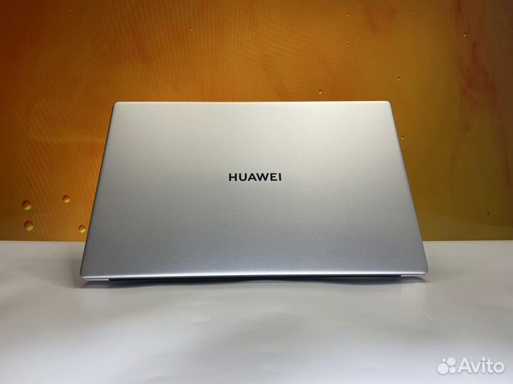 Ноутбук Huawei MateBook 15 / Core i5 / SSD