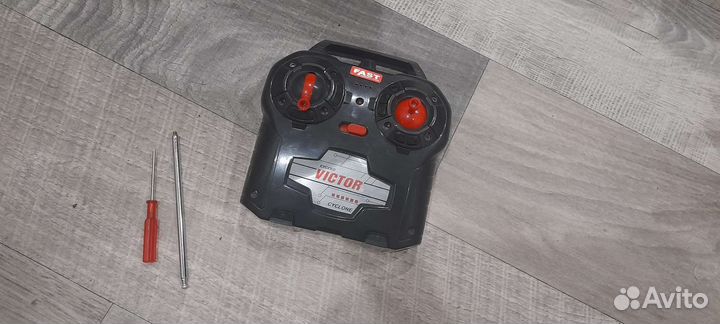 Вертолёт на пульте управления