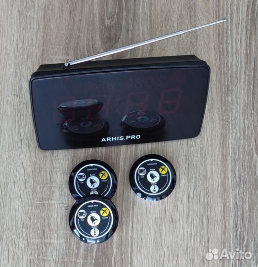 Табло вызова официанта-калянщика и кнопка вызова