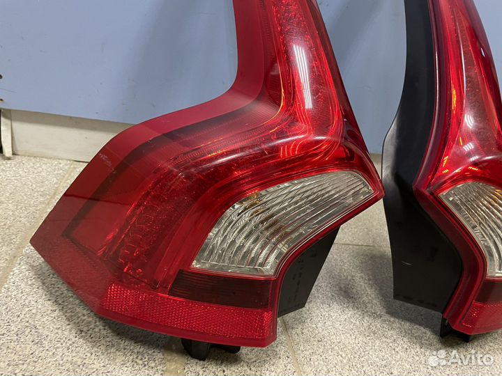 Volvo v60 фонарь правый и левый 31395929 31395928
